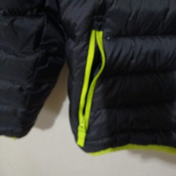Eddie Bauer medium light black/lime green zip up coat size medium for( youth ). - Picture 11 of 11